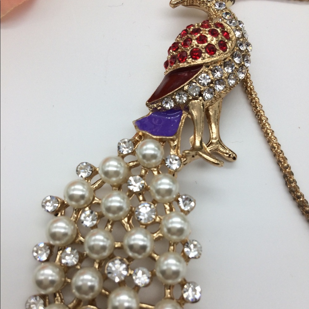 🌲🌲NWOT amazing peacock necklace